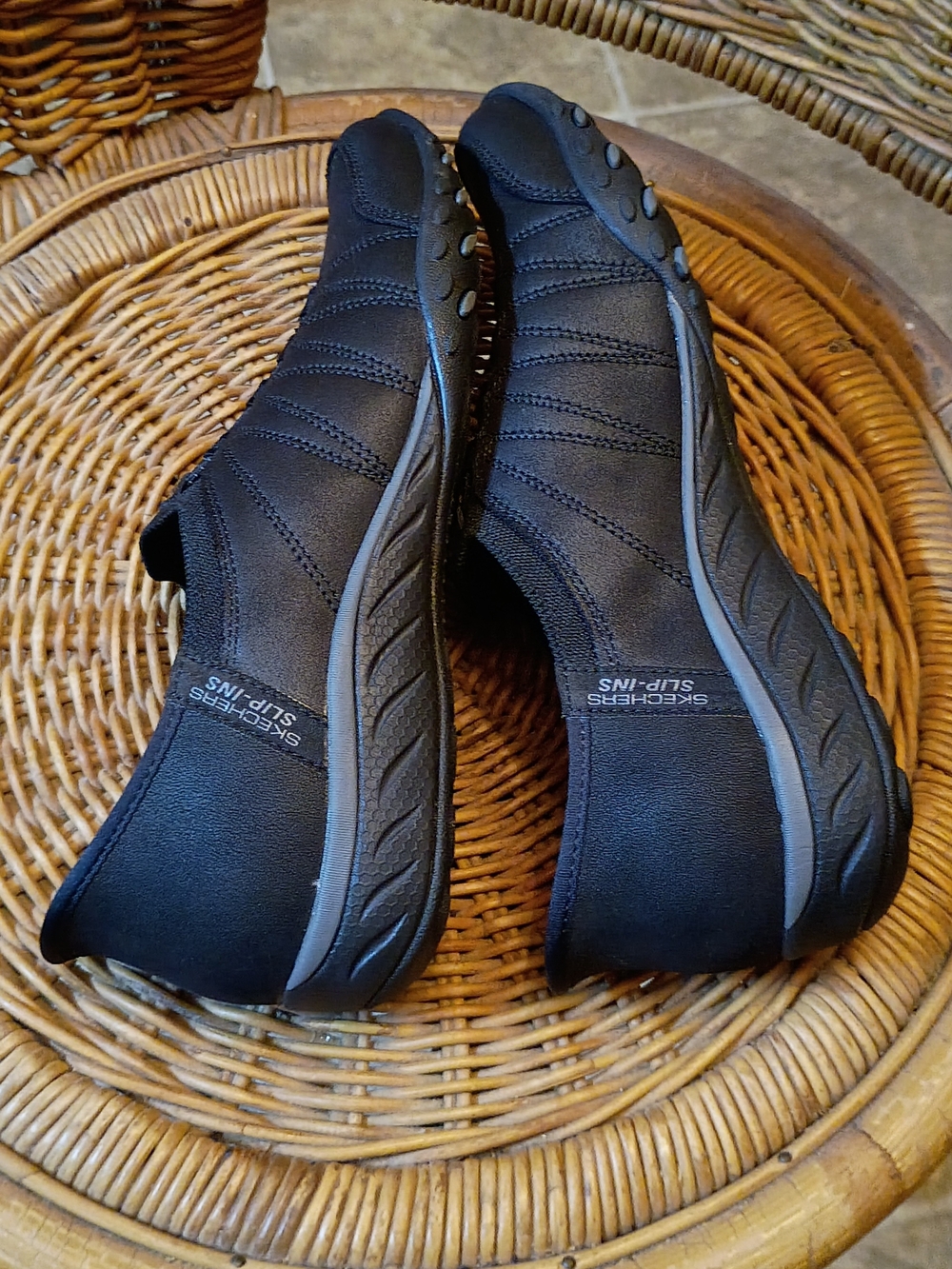 Skechers Slip-On Black Memory Foam Loafers Women's Size 7, New Without Tags - Picture 5 of 8